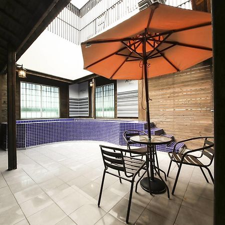 Almond Hotel Gupo Station Μπουσάν Εξωτερικό φωτογραφία
