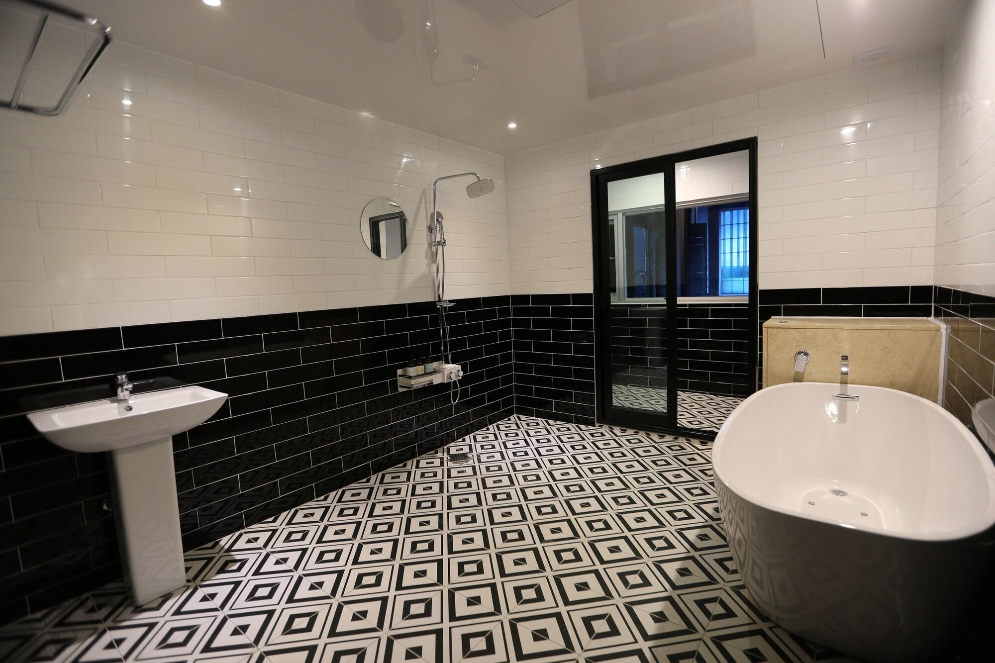 Almond Hotel Gupo Station Μπουσάν Εξωτερικό φωτογραφία