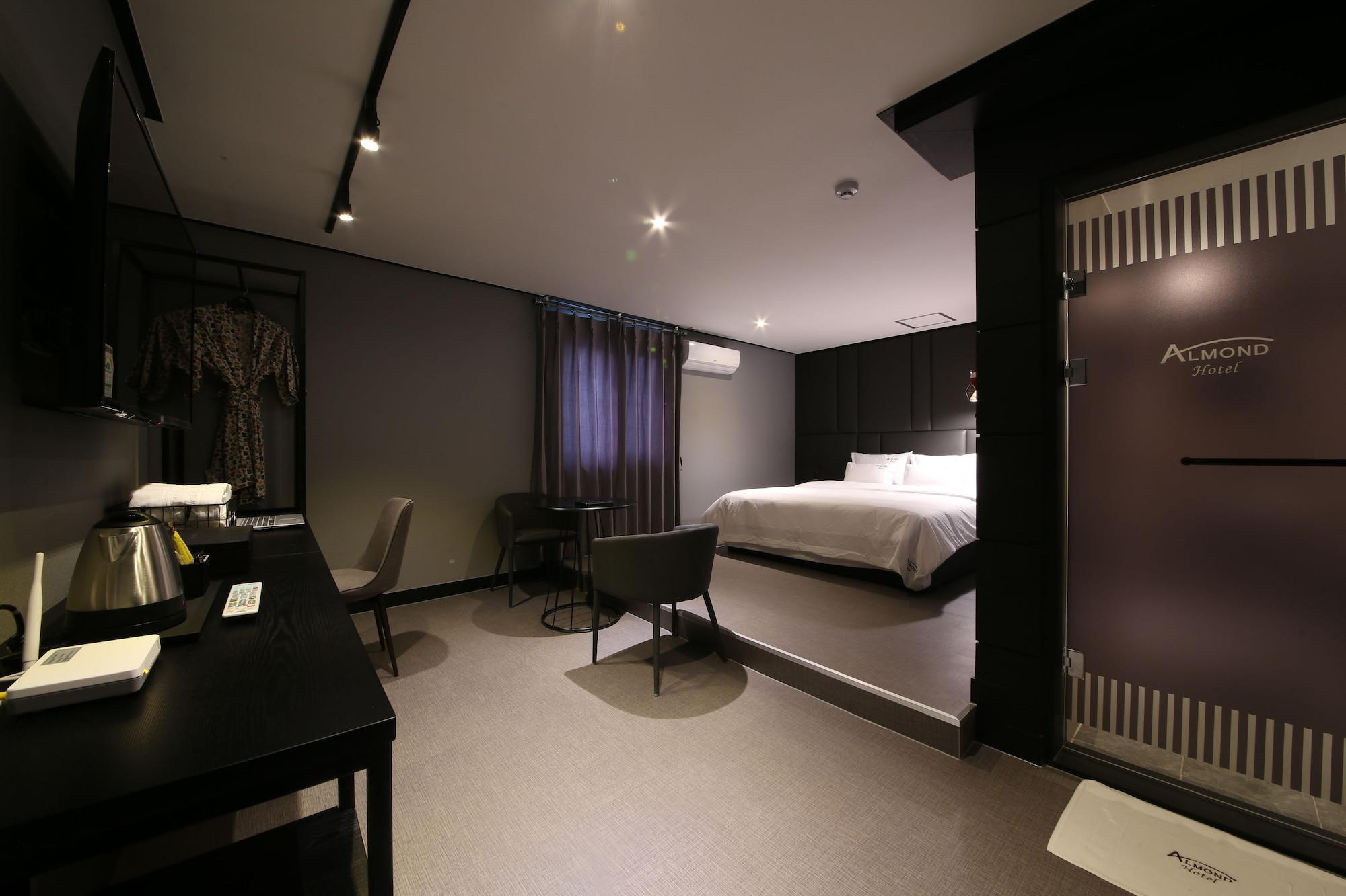 Almond Hotel Gupo Station Μπουσάν Εξωτερικό φωτογραφία