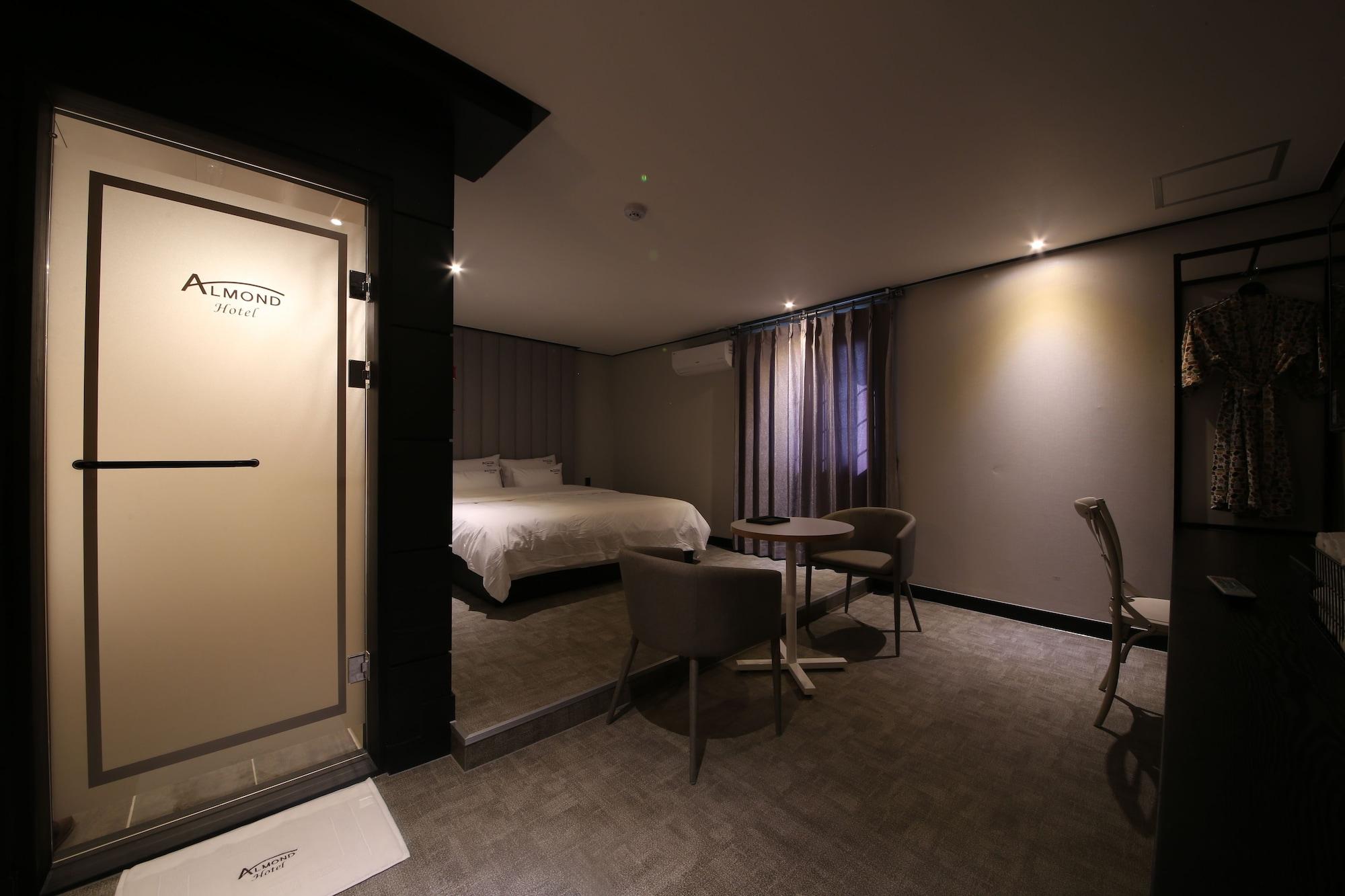 Almond Hotel Gupo Station Μπουσάν Εξωτερικό φωτογραφία