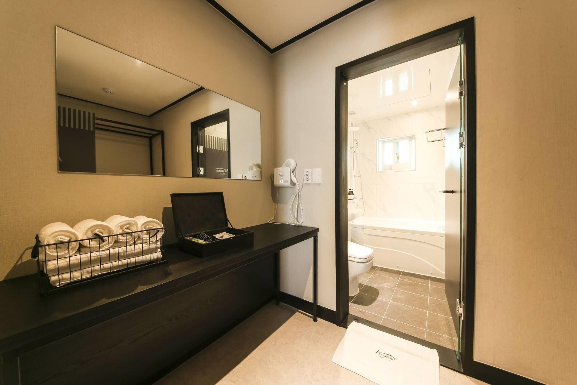 Almond Hotel Gupo Station Μπουσάν Εξωτερικό φωτογραφία
