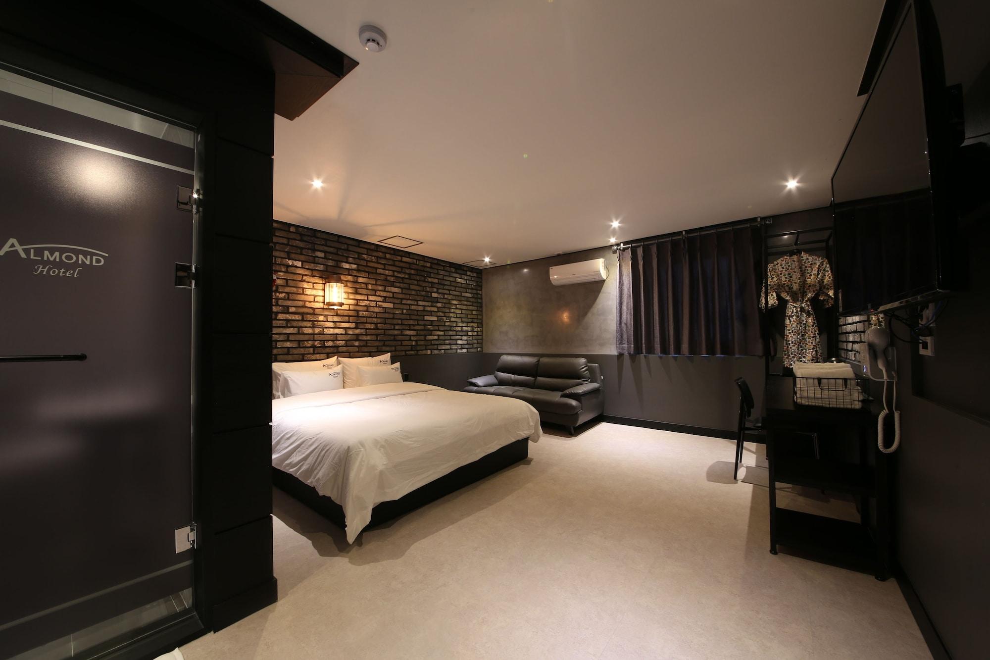 Almond Hotel Gupo Station Μπουσάν Εξωτερικό φωτογραφία