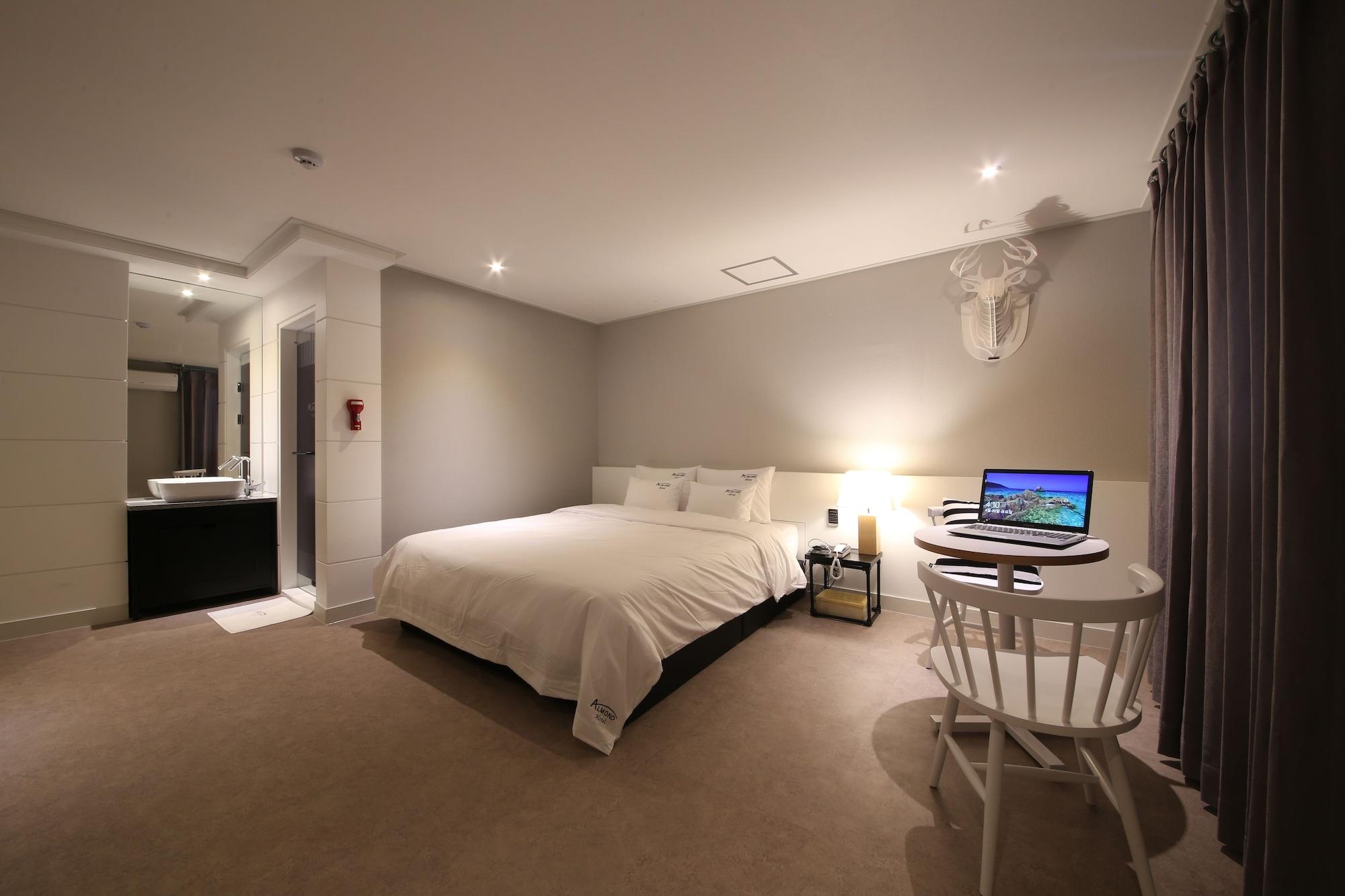 Almond Hotel Gupo Station Μπουσάν Εξωτερικό φωτογραφία