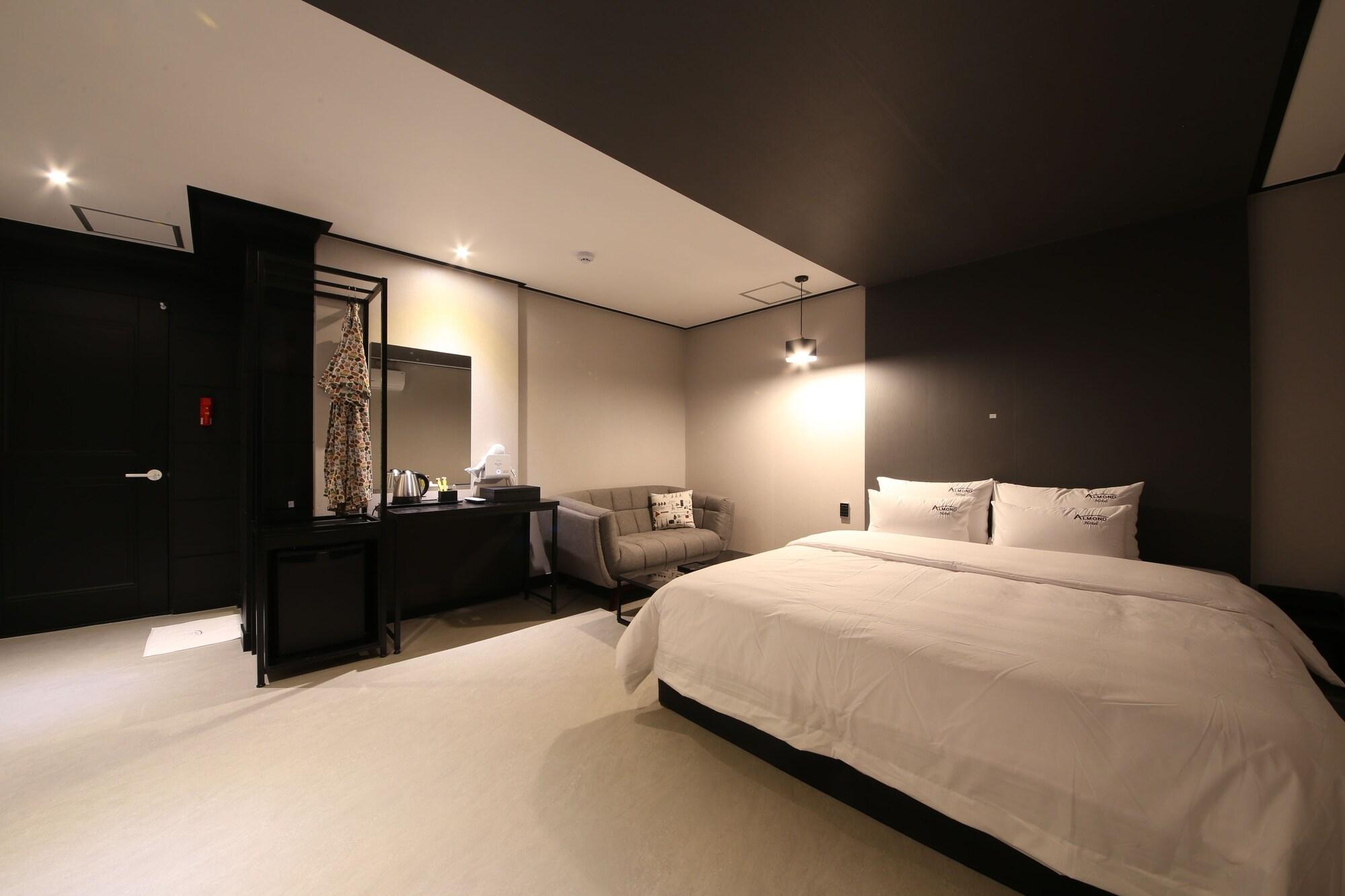 Almond Hotel Gupo Station Μπουσάν Εξωτερικό φωτογραφία
