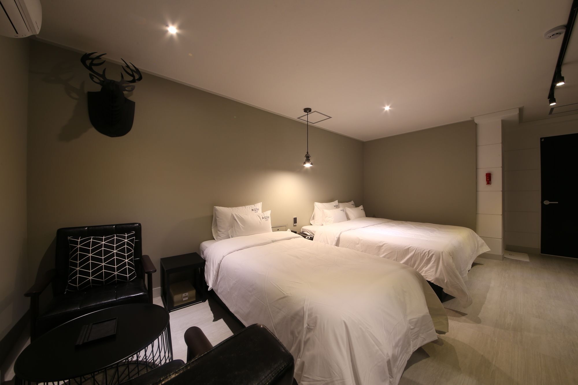 Almond Hotel Gupo Station Μπουσάν Εξωτερικό φωτογραφία